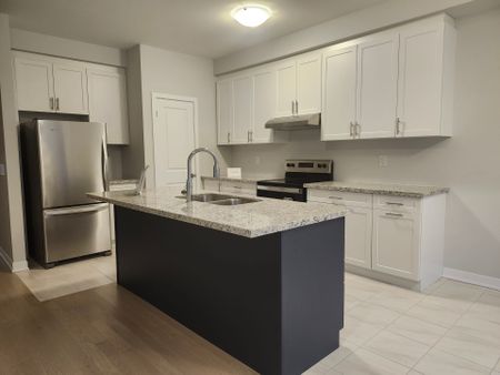 For Lease - 14 Freeman Williams Street, Markham, Ontario - Photo 3