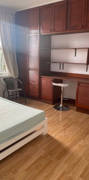 Room in a Shared House, Wards Road, IG2 - Photo 1