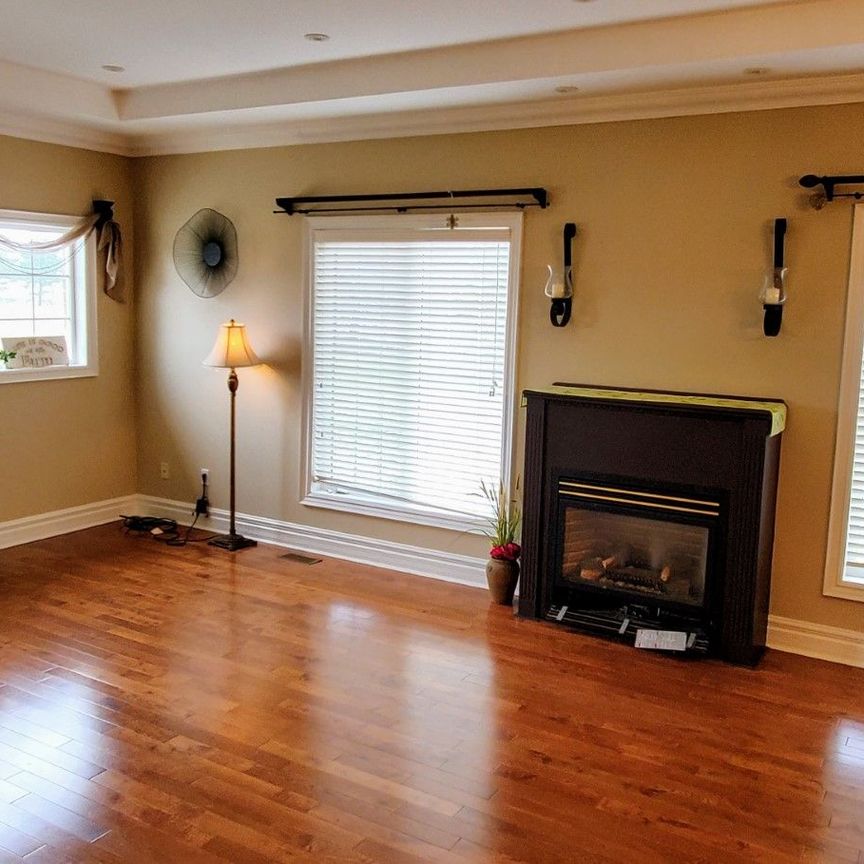 For Lease - 3751 19th Avenue, Markham, Ontario - Photo 1