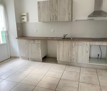 Location Appartement 3 pièces 57m² VALS LES BAINS 07600 - Photo 2