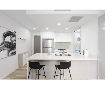 703/2 Como Crescent, Southport, Qld 4215 - Photo 2