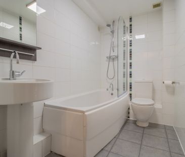 Heatley House, Lymm - Photo 1