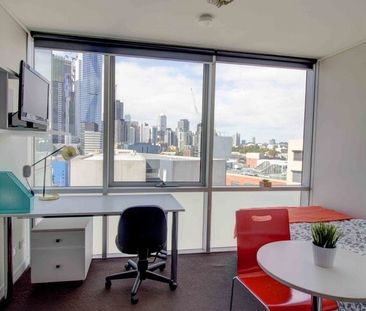 Fully furnished studio apartment in prime location with water and g... - Photo 1