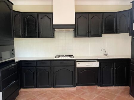 Location Maison 4 pièces 105m² MAZAN 84380 - Photo 2