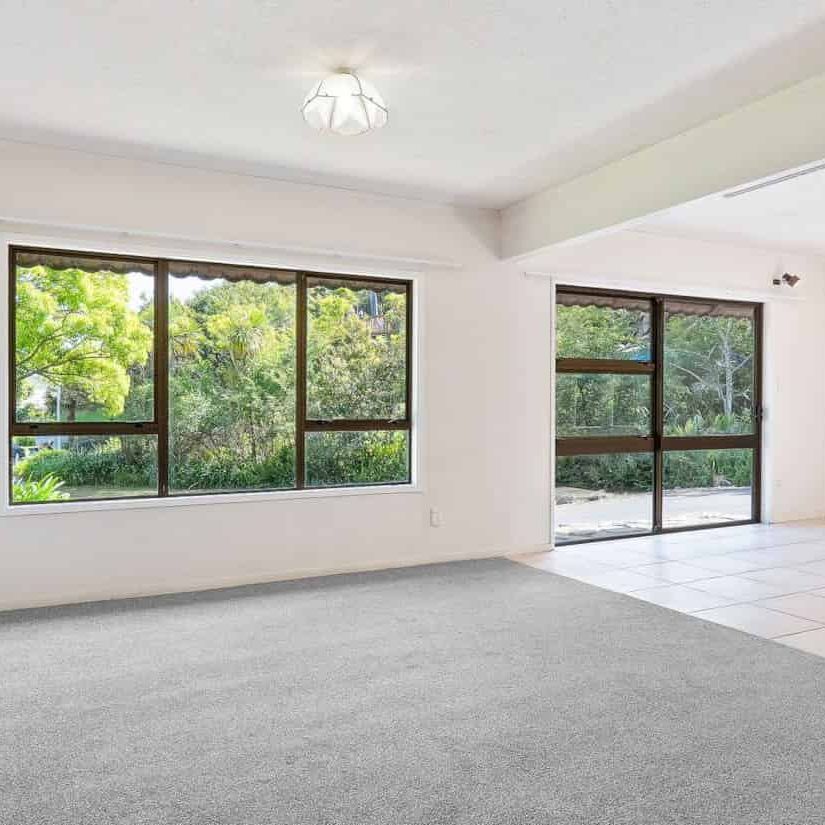 Sunny Five Bedroom Perfect Family Home in Torbay - Photo 1