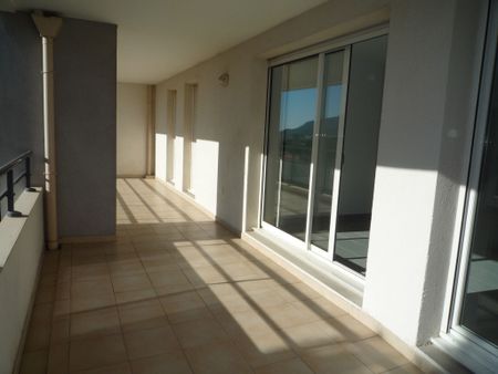 Appartement 3 pièces 67m2 MARSEILLE 9EME 1 199 euros - Photo 4