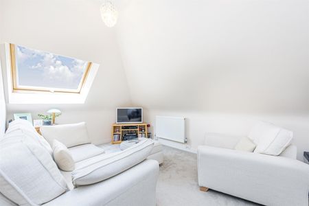 Flat To Let - Photo 2