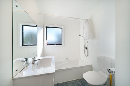 Spacious Family Living with Dual Ensuites & Sunny Outdoor Living! - Photo 4