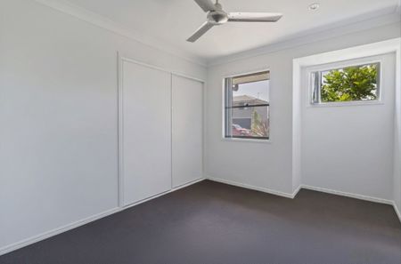 Beautiful Family Home in Prime Pimpama Location - Photo 3