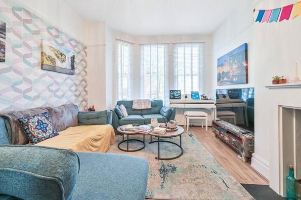 2 bedroom flat to rent - Photo 1