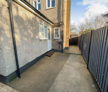 2 bedroom end of terrace house to rent - Photo 5