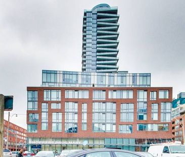 MARKET WHARF: UNFURNISHED LARGE 2 +1 condo w/ Parking ST. LAWRENCE MKT - Photo 1