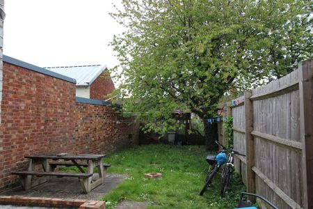 1 bedroom house of multiple occupation to rent - Photo 5