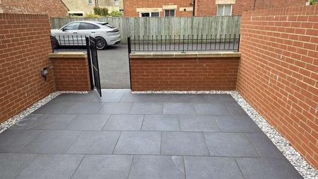 Victoria Road Cirencester, GL7 - Photo 2