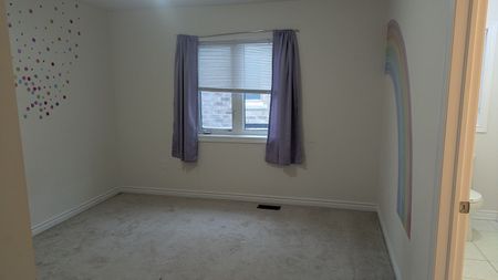 For Lease - 1047 Barton Way Unit# <, Innisfil, Ontario - Photo 3