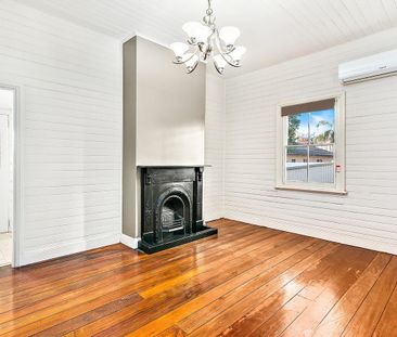 Older style neat and tidy three bedroom home - Photo 1