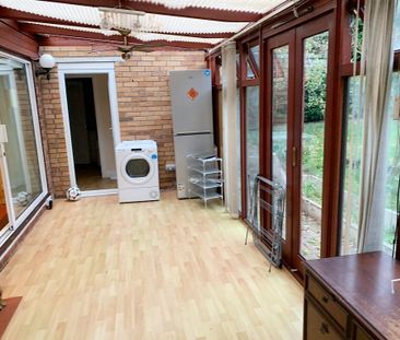 5 bedroom detached house to rent - Photo 3