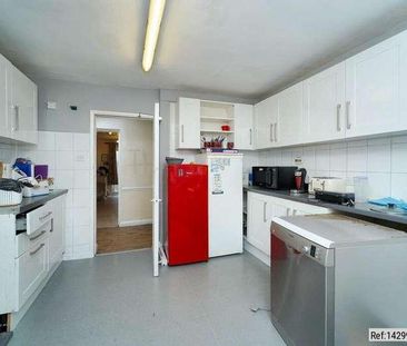 Barnett Wood Lane, Ashtead, Surrey, KT21 - Photo 2