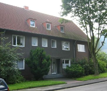 Nähe Zentrum! 2-Zimmer-Dachgeschosswohnung in attraktiver Wohnlage - Photo 1