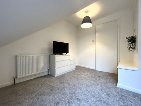 2 Bedroom Apartment - Photo 2