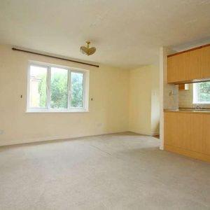 Sidney Road, Staines-upon-thames, TW18 - Photo 2