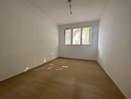 Location Appartement 2 pièces 57m² AVIGNON 84000 - Photo 3