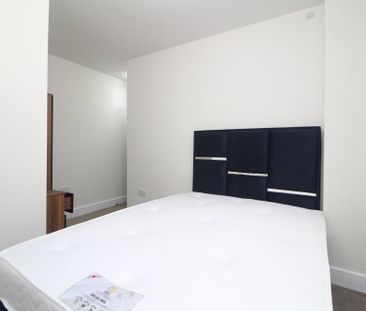 2 Bed Flat, Infirmary Road, S6 - Photo 3