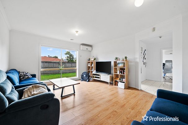 1 Mt Eccles Place, Caroline Springs VIC 3023 - Photo 1