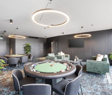 Luxury Living in the Heart of Ivanhoe - Photo 3