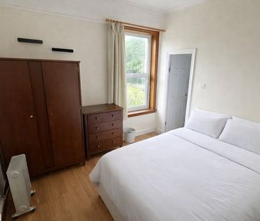 1 Bed Flat, Prince Road, SE25 - Photo 1