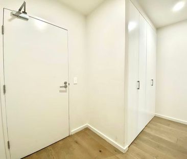 Spacious Amazing 2 Bedroom Apartment READY TO MOVE IN! - Photo 1