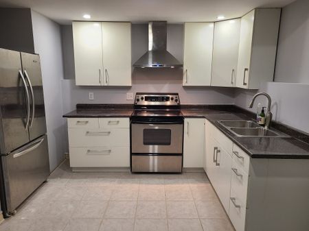 For Lease - 8001 Woodsview Crescent Unit# Lower, Niagara Falls, Ontario - Photo 3