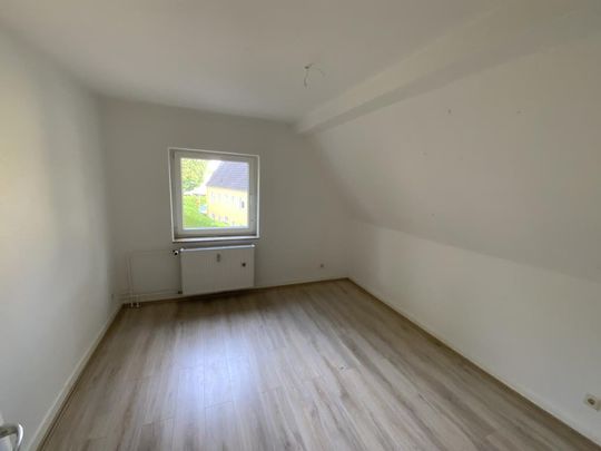 Tolle 3 Zimmer-Wohnung im Dachgeschoss Wetter Altwetter! - Photo 1