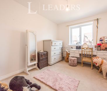 3 bedroom house to rent Binyon Close, Stowmarket, IP14 - Photo 2