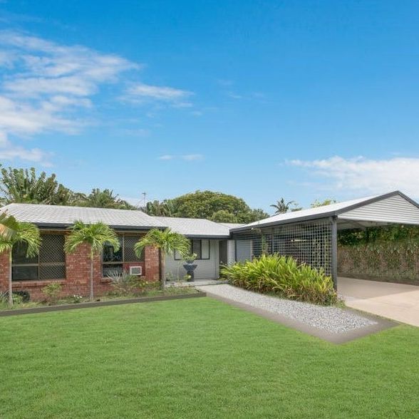 Comfortable Family Living in a Quiet Annandale Court! - Photo 1