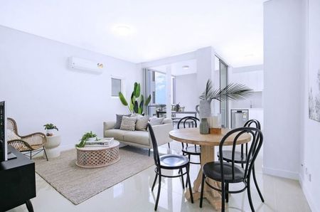 Contemporary apartment in the Northern Suburbs! - Photo 4