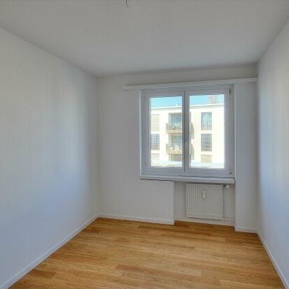 Here, you're on the sunny side of life - Photo 1