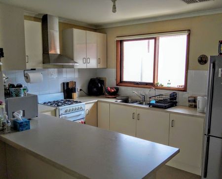 Morphett Vale - Photo 4