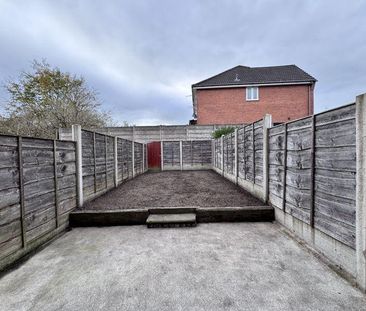 3 bedroom terraced house to rent - Photo 5