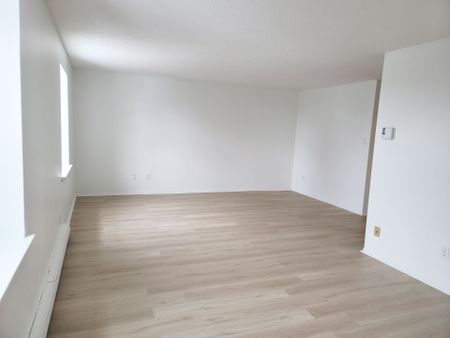 For Lease - 2 Orchard Heights Boulevard Unit# 206, Aurora, Ontario - Photo 4