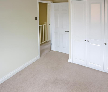 3 bedroom end of terrace house to rent - Photo 3