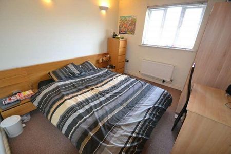 Stretford Road, Hulme, Manchester, M15 - Photo 3