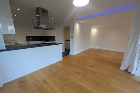 Marlborough Road, Beeston, NG9 2HN - Photo 5