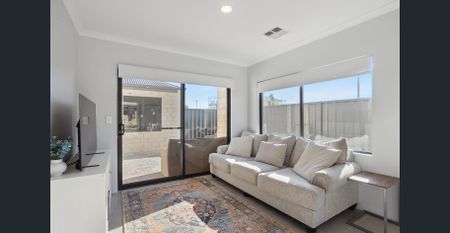 Modern living with room to make it your own - Photo 2