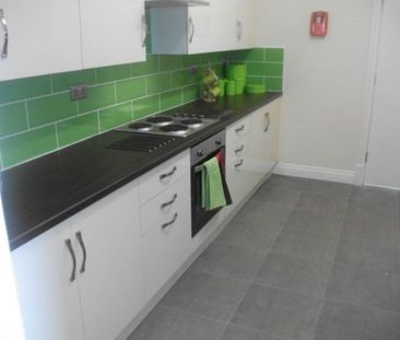 5 Bed House - Stockton - Photo 6
