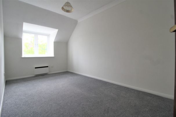 St. Marys Avenue Central, Southall, UB2 4NL - Photo 1