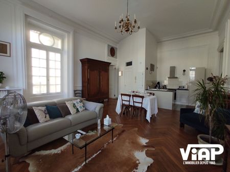 GRAND T2 MEUBLÉ AVEC GARAGE - Photo 2