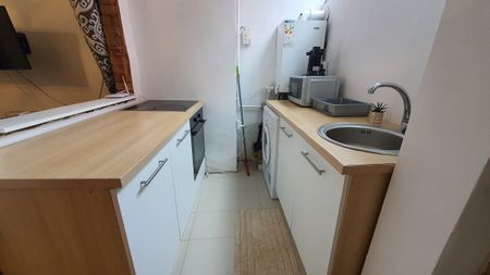Apartment for rent in Cluj, near the University of Medicine and Pharmacy, central area, Avram Iancu street, with bedroom and living room - Photo 5