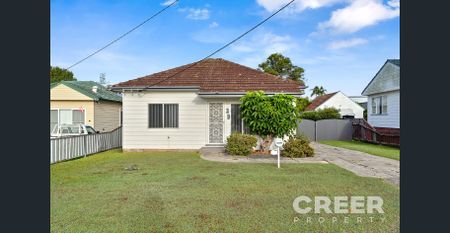 CUTE AND CONVENIENT FAMILY HOME - Photo 4