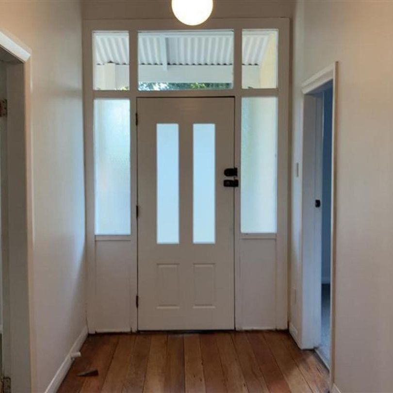 Four-bedroom home close to the river - Photo 1